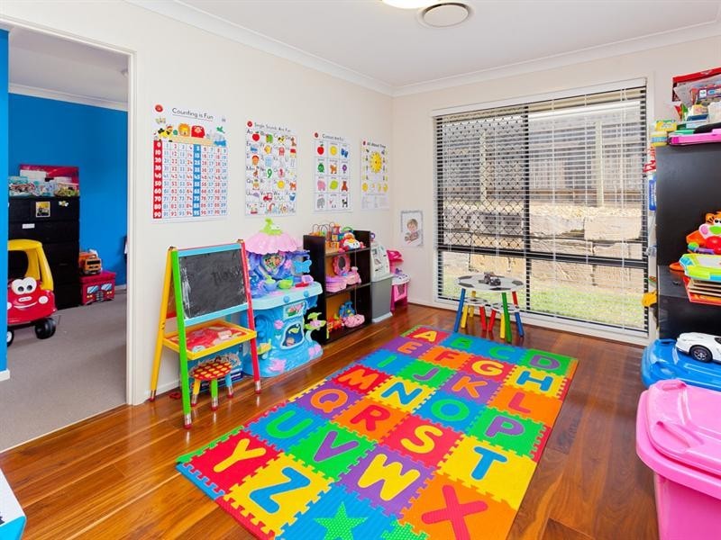 8 Aurelius Street, Augustine Heights QLD 4300