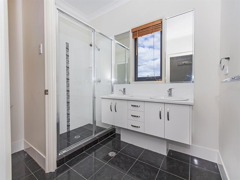 34 The Promenade, Springfield Lakes QLD 4300