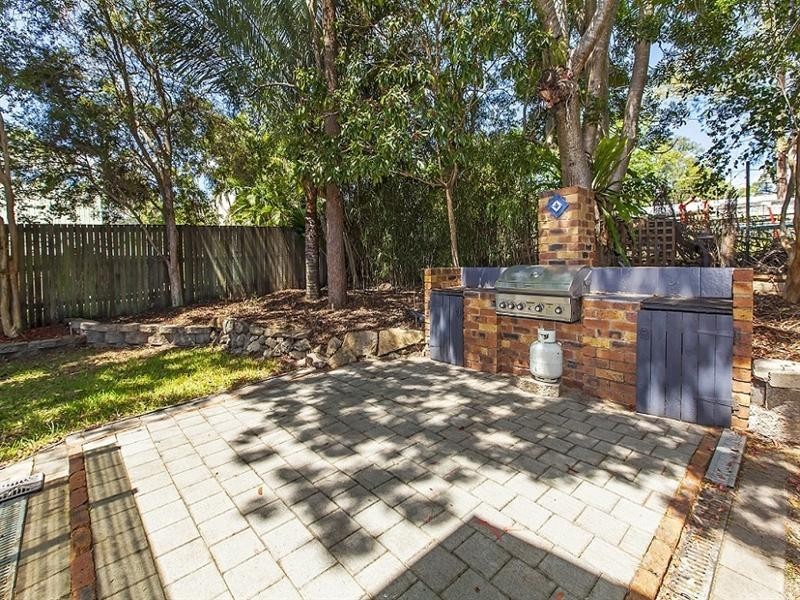 6 Mal Street, Camira QLD 4300