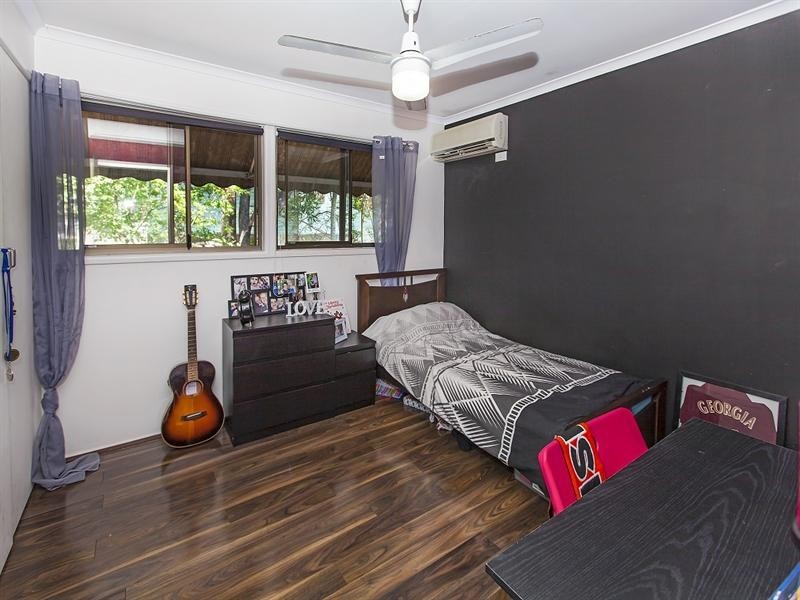 6 Mal Street, Camira QLD 4300