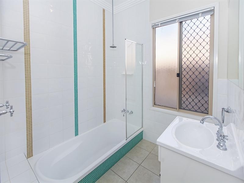 52 Swallowtail Crescent, Springfield Lakes QLD 4300