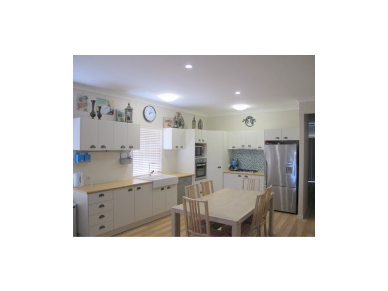 3 Peppermint Court, Springfield Lakes QLD 4300