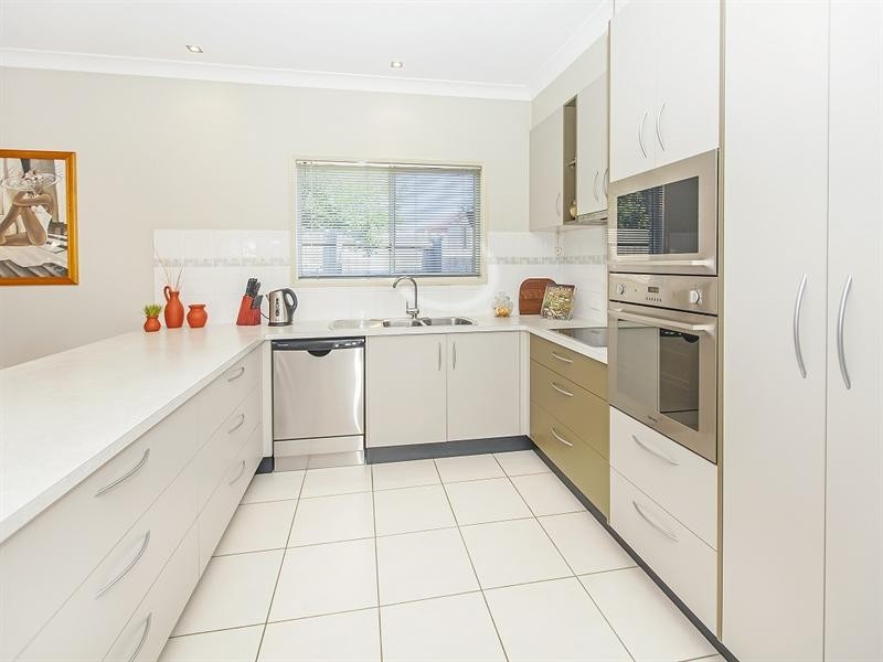 5 Fort Close, Springfield Lakes QLD 4300