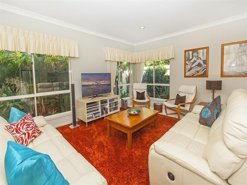 5 Fort Close, Springfield Lakes QLD 4300