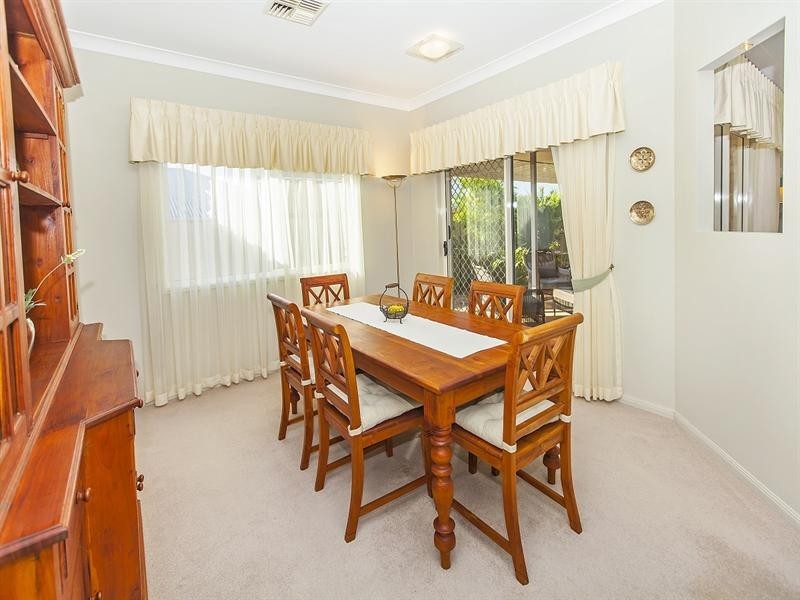 5 Fort Close, Springfield Lakes QLD 4300