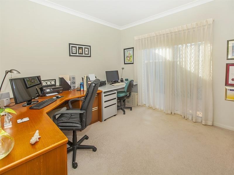 5 Fort Close, Springfield Lakes QLD 4300