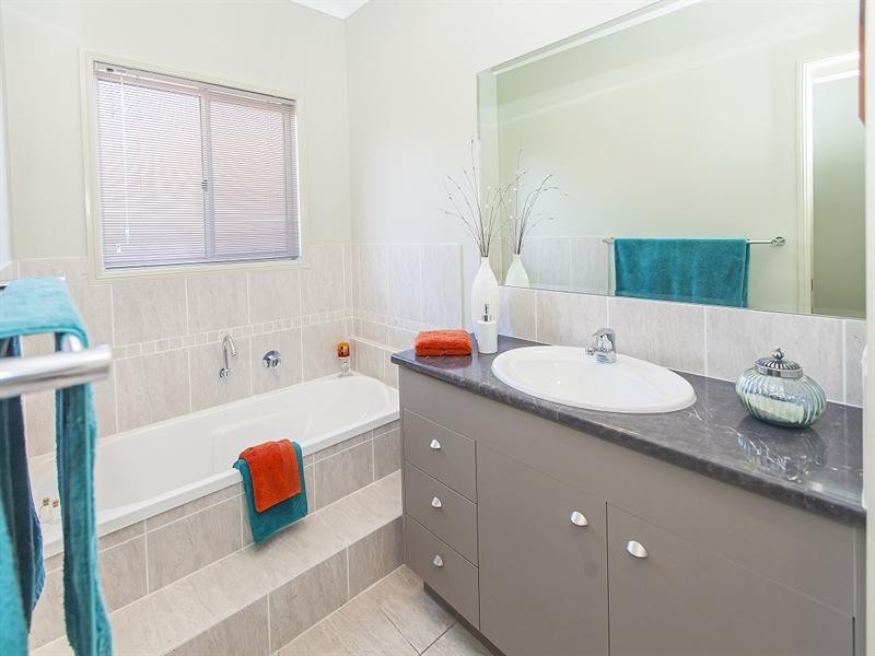 5 Fort Close, Springfield Lakes QLD 4300