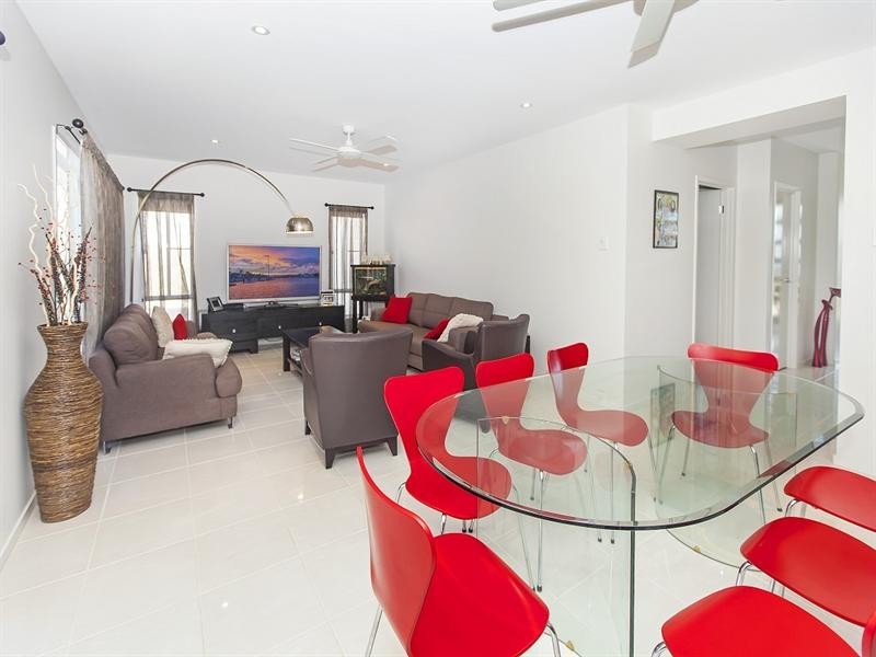 16 Laguna Crescent, Springfield Lakes QLD 4300