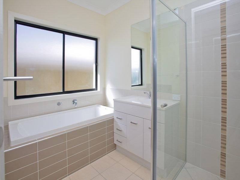 12 Rosella Crescent, Springfield Lakes QLD 4300