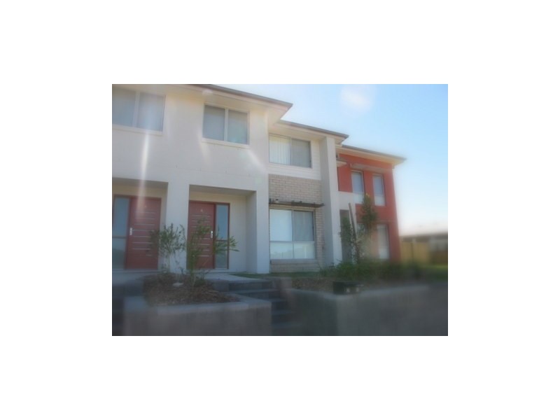 2/8 Lamington Drive, Redbank Plains QLD 4301