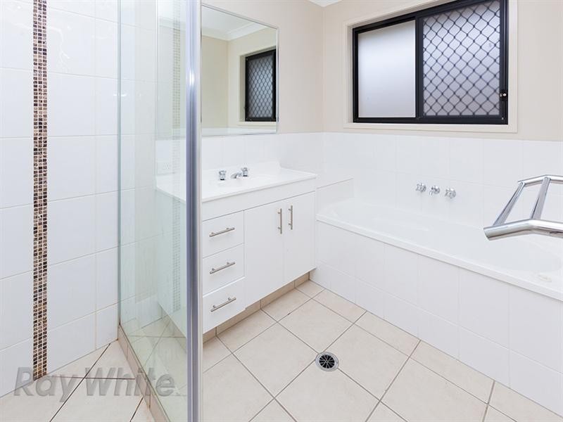 2 Alton Towers Street, Springfield Lakes QLD 4300