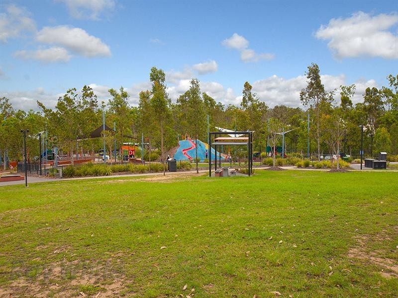 2 Alton Towers Street, Springfield Lakes QLD 4300