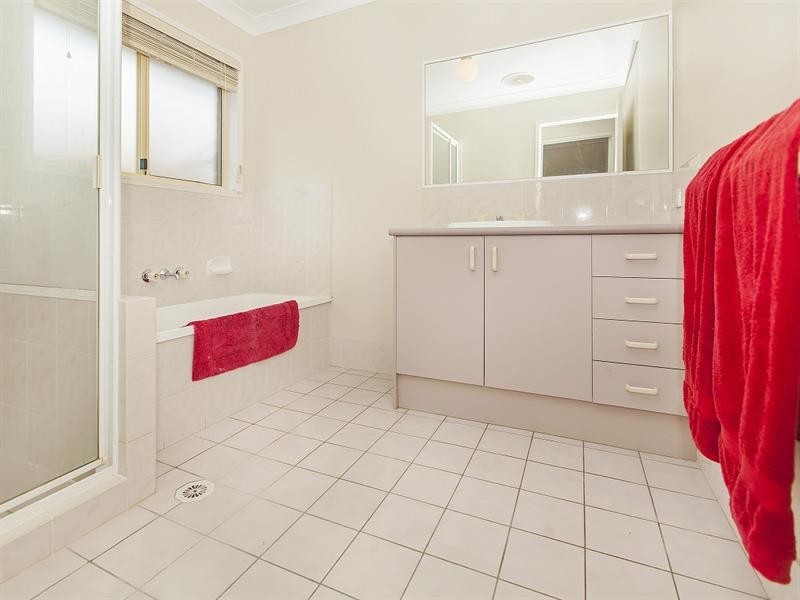 7 Ravenswood Lane, Springfield QLD 4300