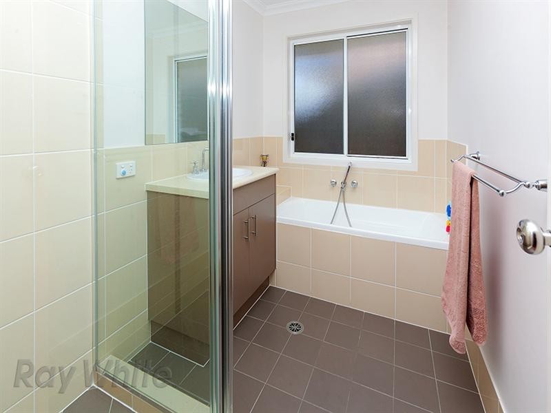 2 Cove Place, Springfield Lakes QLD 4300