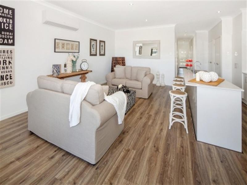 On Morris Crescent, Bellbird Park QLD 4300