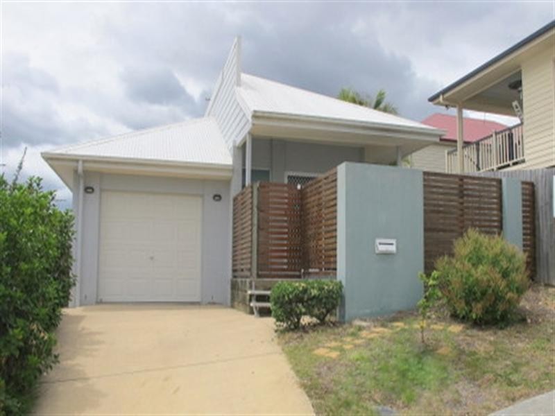 On Pinnacle Close, Springfield Lakes QLD 4300