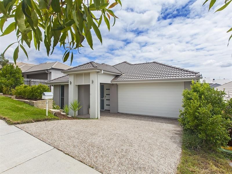 8 Alton Towers Street, Springfield Lakes QLD 4300
