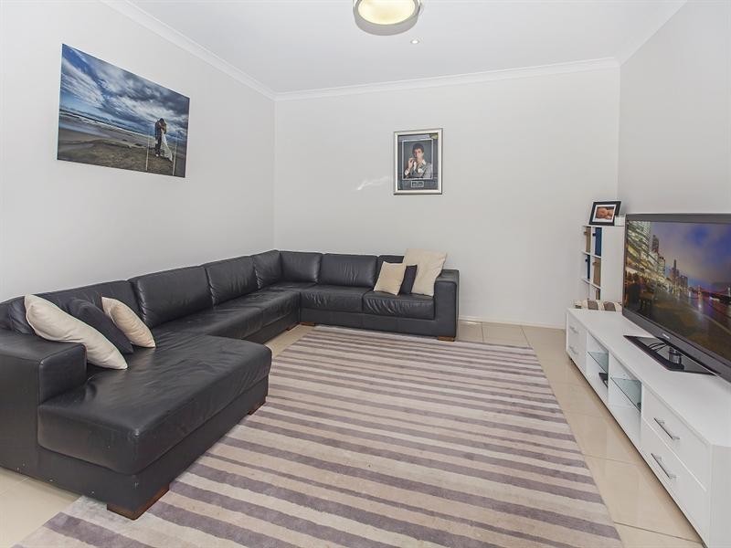 8 Alton Towers Street, Springfield Lakes QLD 4300