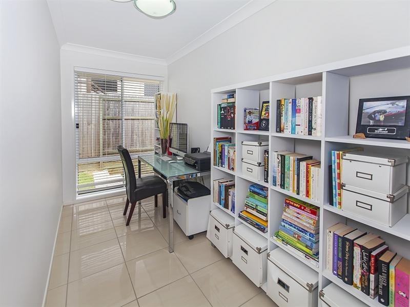 8 Alton Towers Street, Springfield Lakes QLD 4300