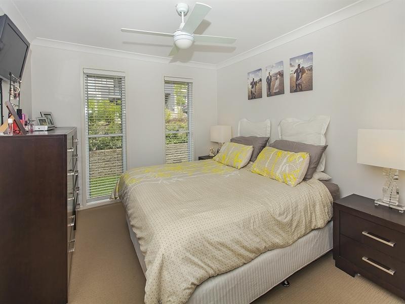 8 Alton Towers Street, Springfield Lakes QLD 4300