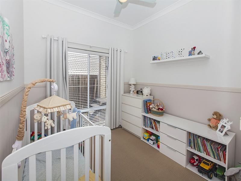 8 Alton Towers Street, Springfield Lakes QLD 4300