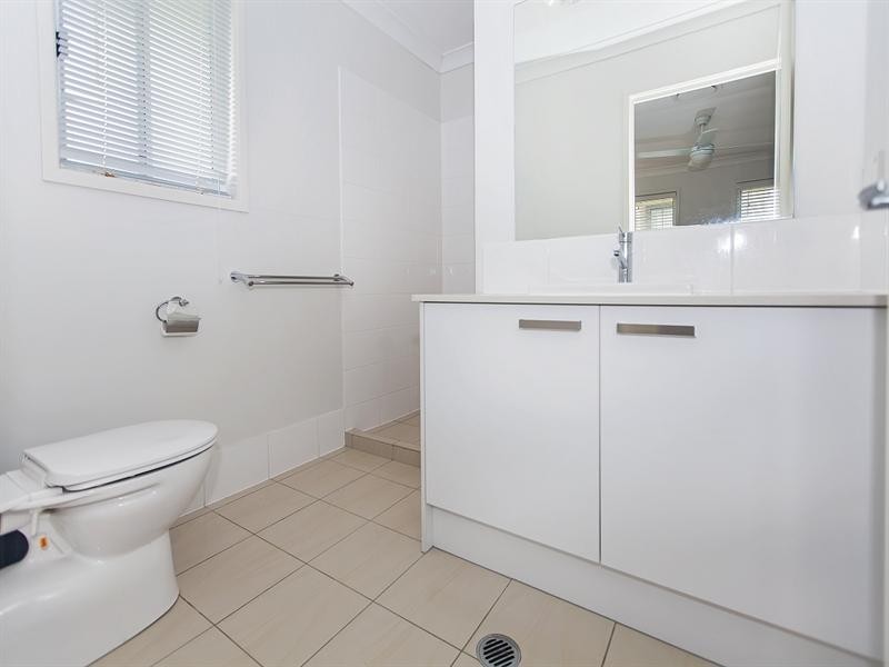 8 Alton Towers Street, Springfield Lakes QLD 4300