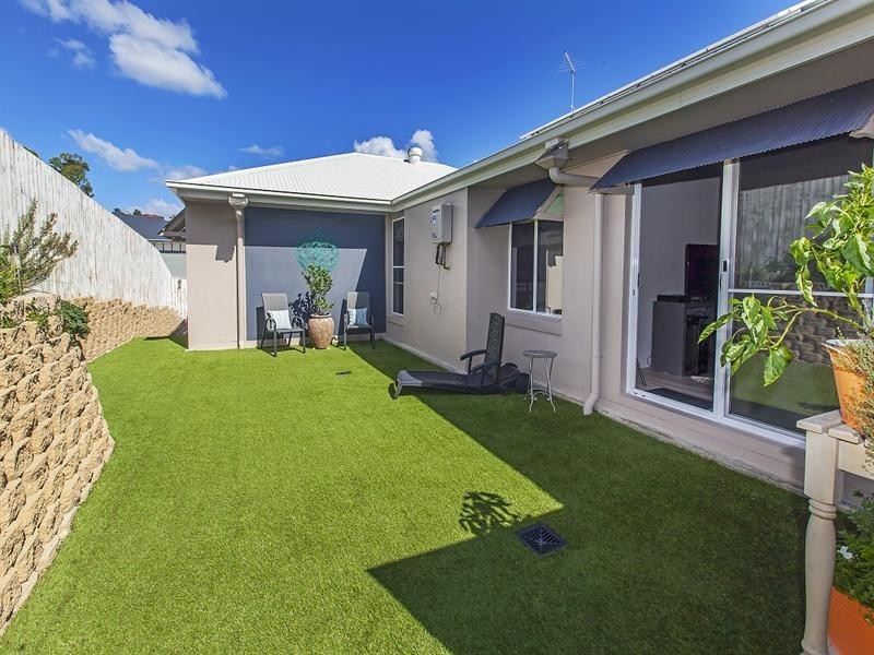 53 Waterside Drive, Springfield Lakes QLD 4300