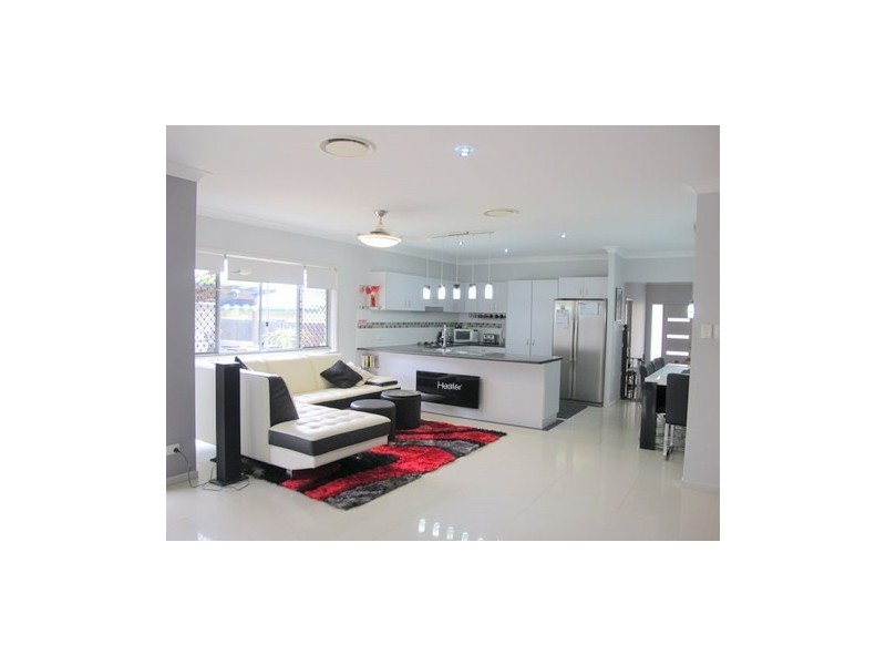 1 Bluebell Place, Brookwater QLD 4300