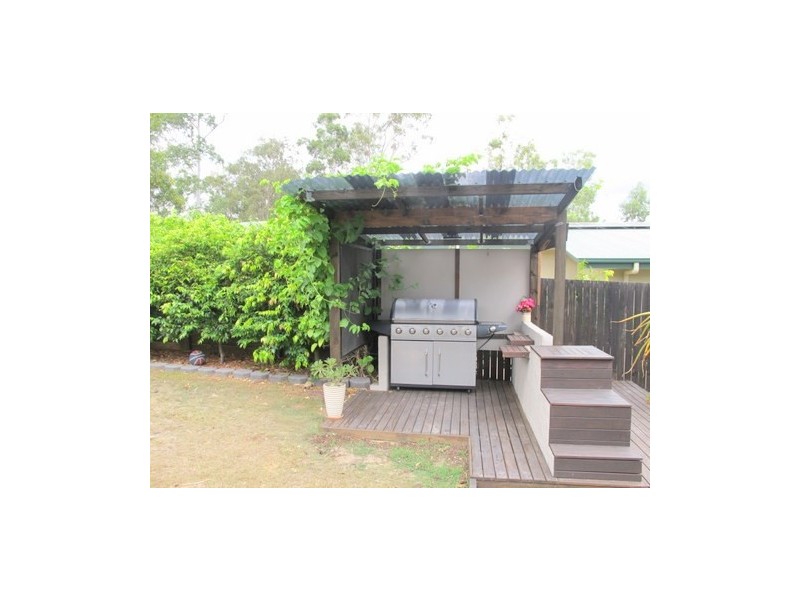 1 Bluebell Place, Brookwater QLD 4300