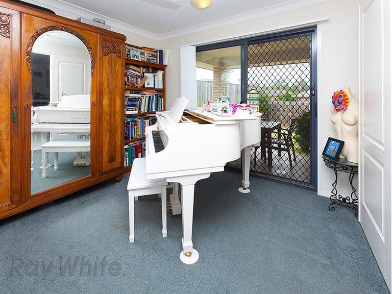 26 Dillon Avenue, Augustine Heights QLD 4300