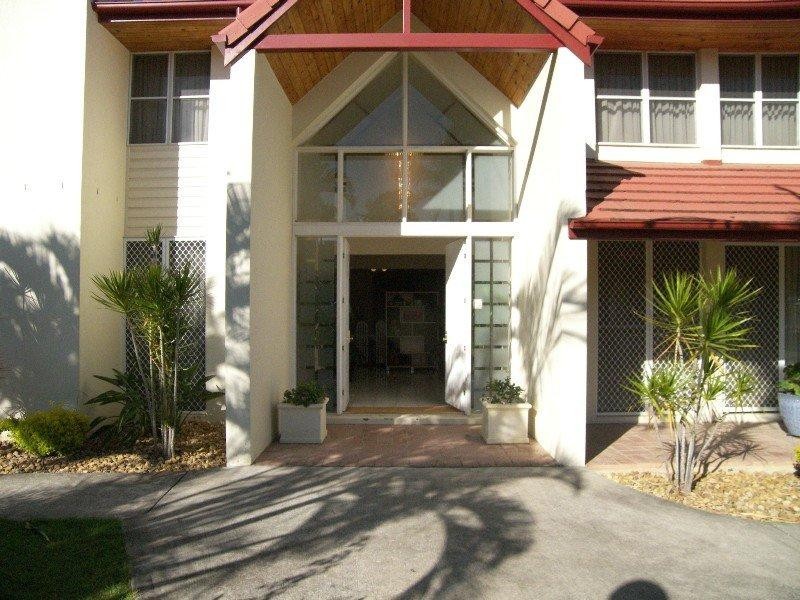 6 Santolina Place, Sinnamon Park QLD 4073