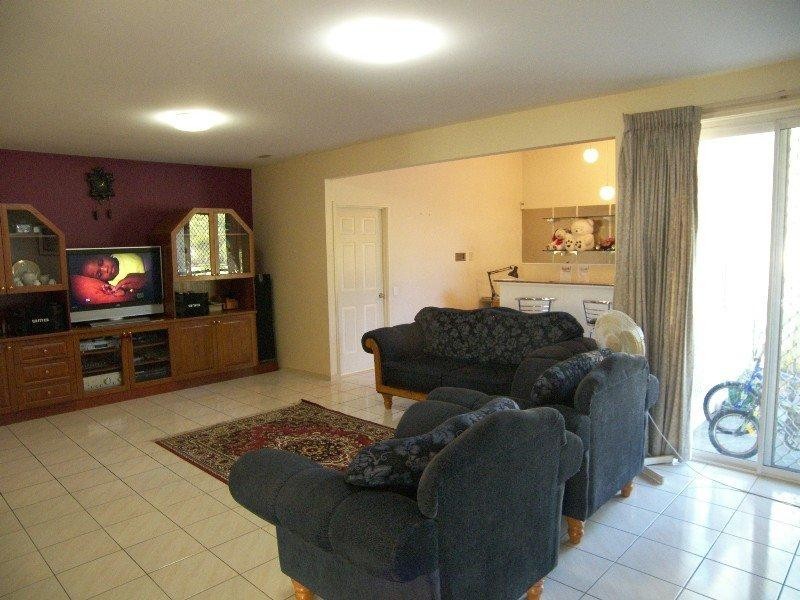 6 Santolina Place, Sinnamon Park QLD 4073