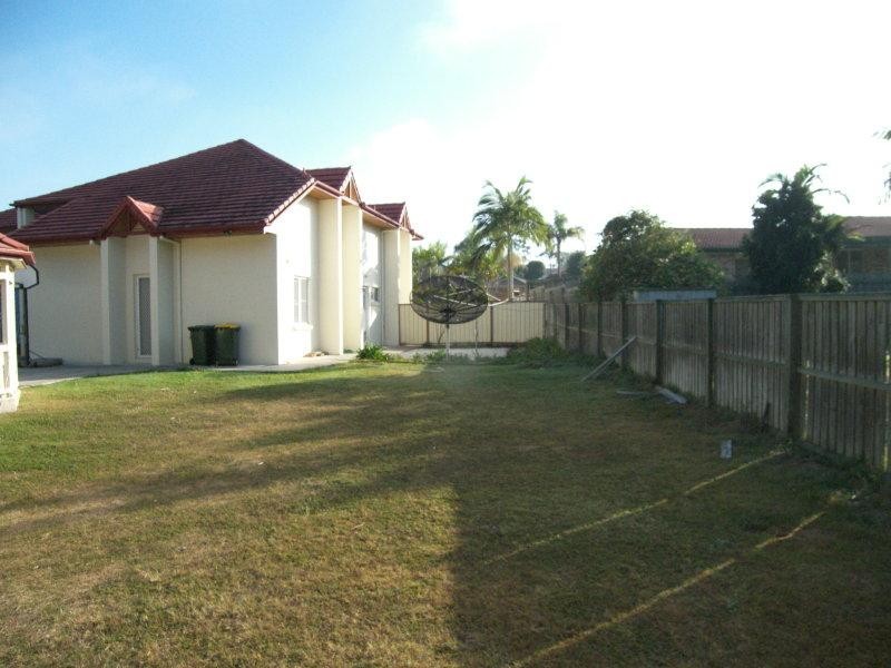 6 Santolina Place, Sinnamon Park QLD 4073