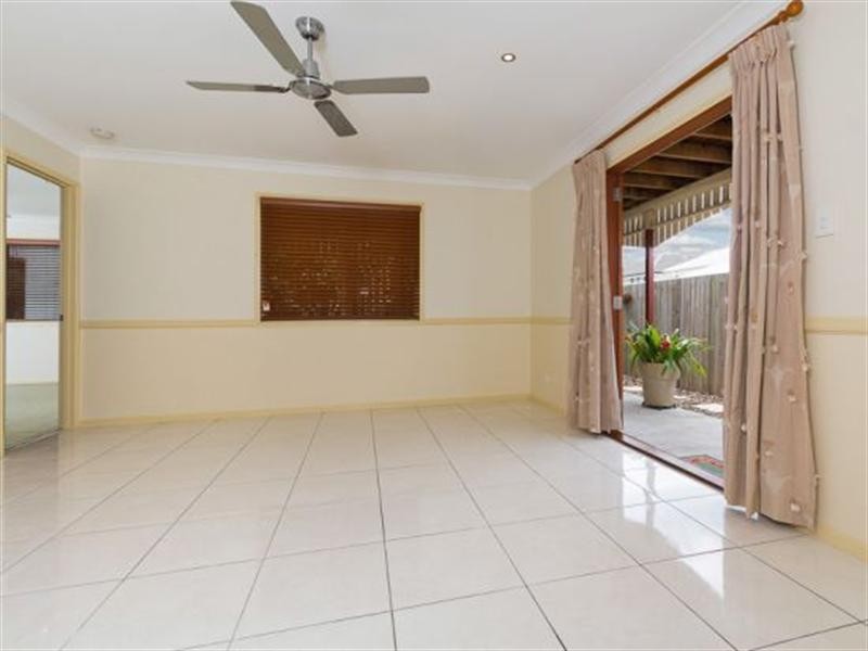 5 Cruiser Close, Springfield Lakes QLD 4300