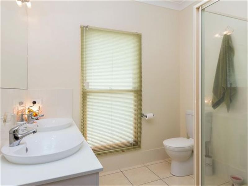 5 Cruiser Close, Springfield Lakes QLD 4300