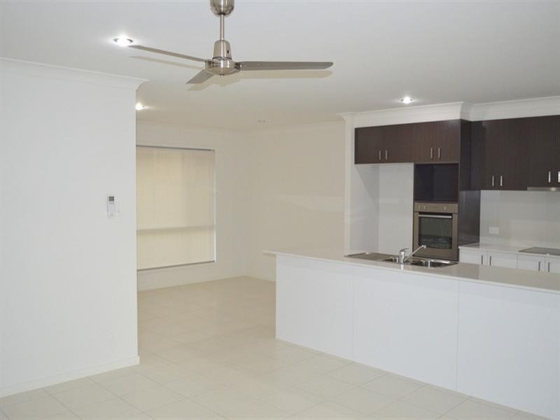 35 Opperman Drive, Springfield Lakes QLD 4300