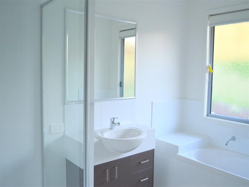 35 Opperman Drive, Springfield Lakes QLD 4300