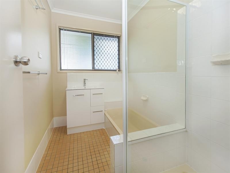12 Lorraine Street, Camira QLD 4300