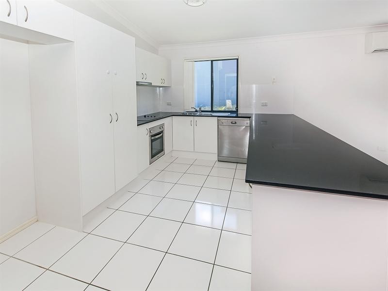 16 Greenwood Street, Springfield Lakes QLD 4300