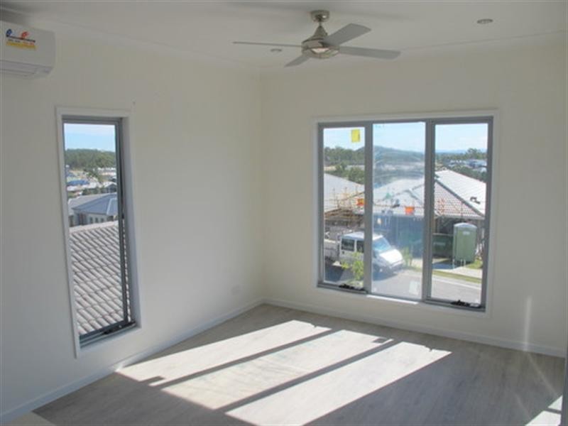 2/35 Tea Trees Avenue, Springfield Lakes QLD 4300