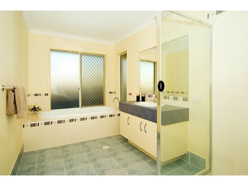 9 Apollo Place, Springfield Lakes QLD 4300