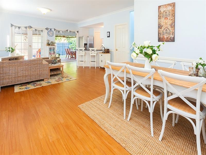 6 Chateau Street, Springfield Lakes QLD 4300