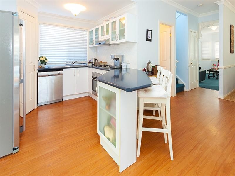 6 Chateau Street, Springfield Lakes QLD 4300