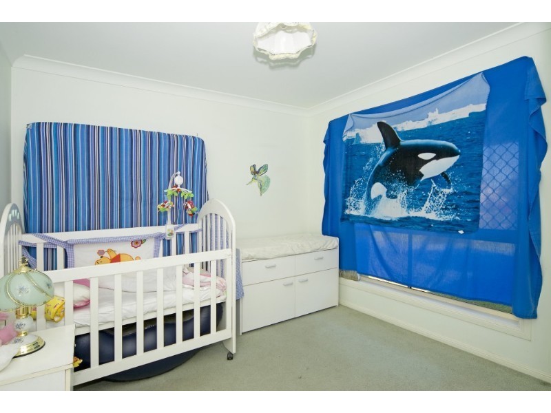 28 Ravenswood La, Springfield QLD 4300