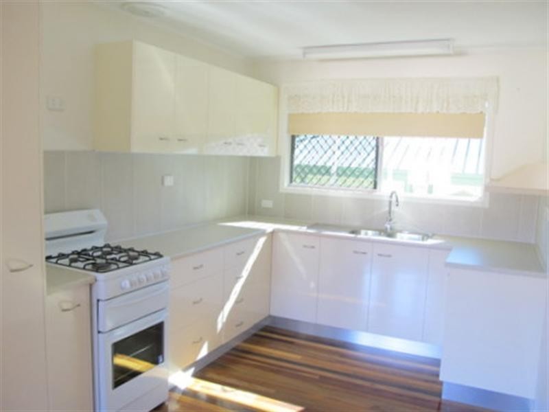 11 Pickering Street, Riverview QLD 4303
