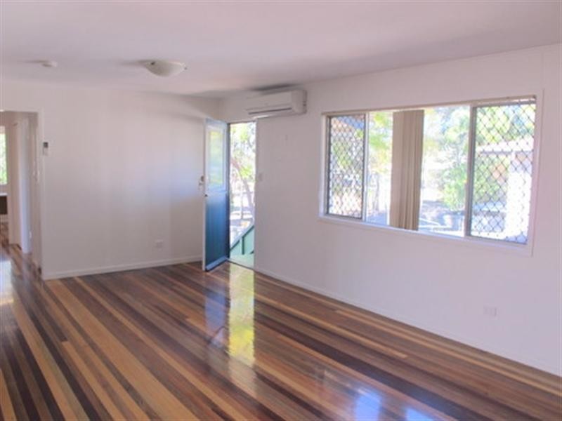 11 Pickering Street, Riverview QLD 4303