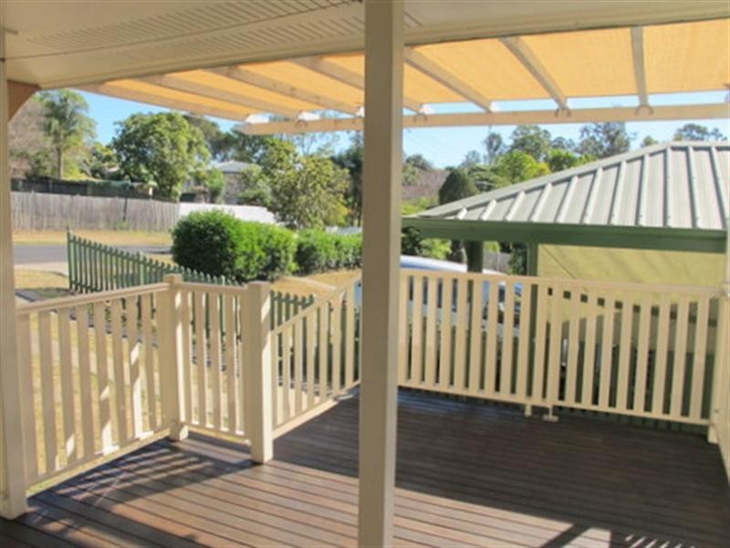11 Pickering Street, Riverview QLD 4303