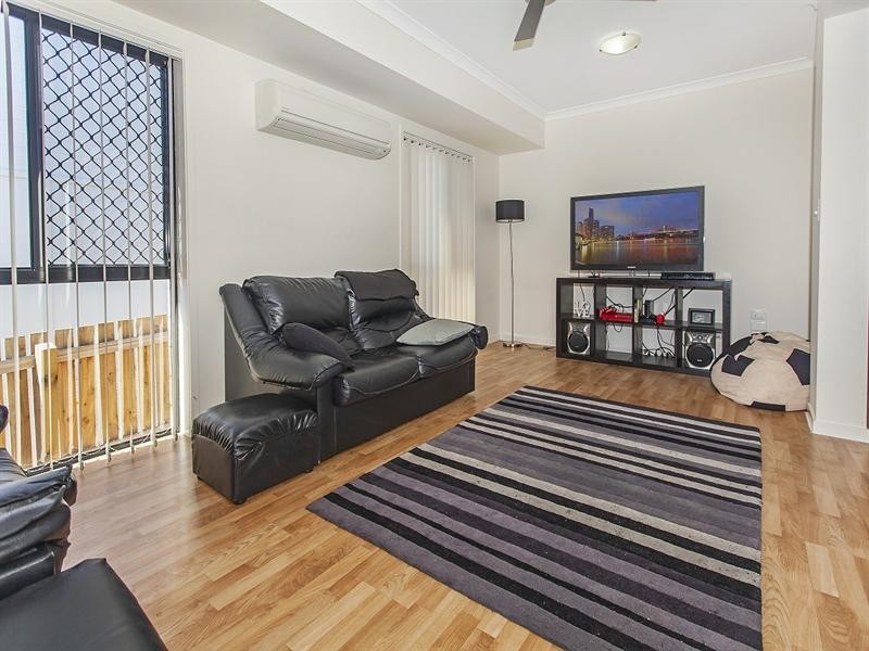 16 Morialta Street, Springfield Lakes QLD 4300