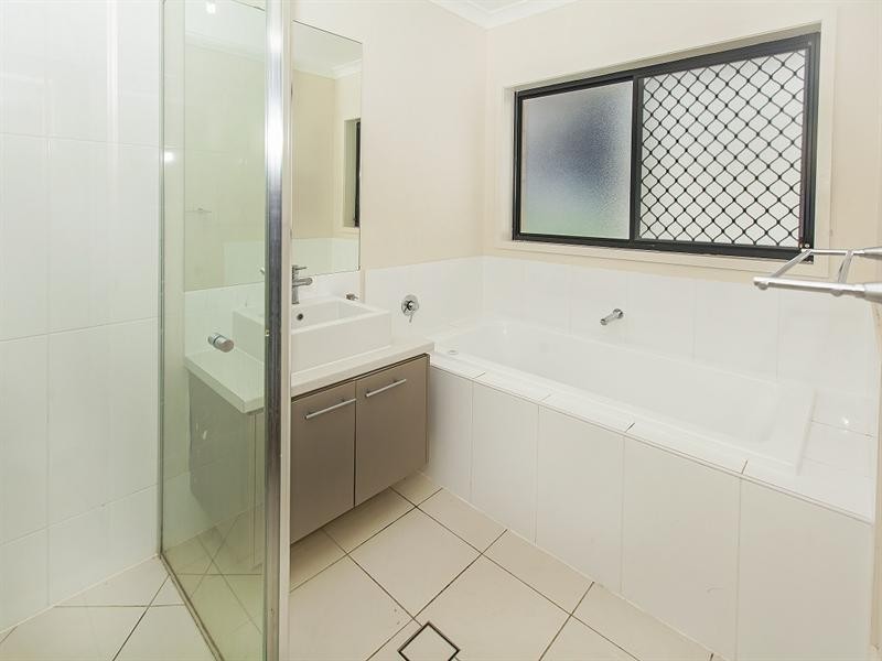 16 Morialta Street, Springfield Lakes QLD 4300