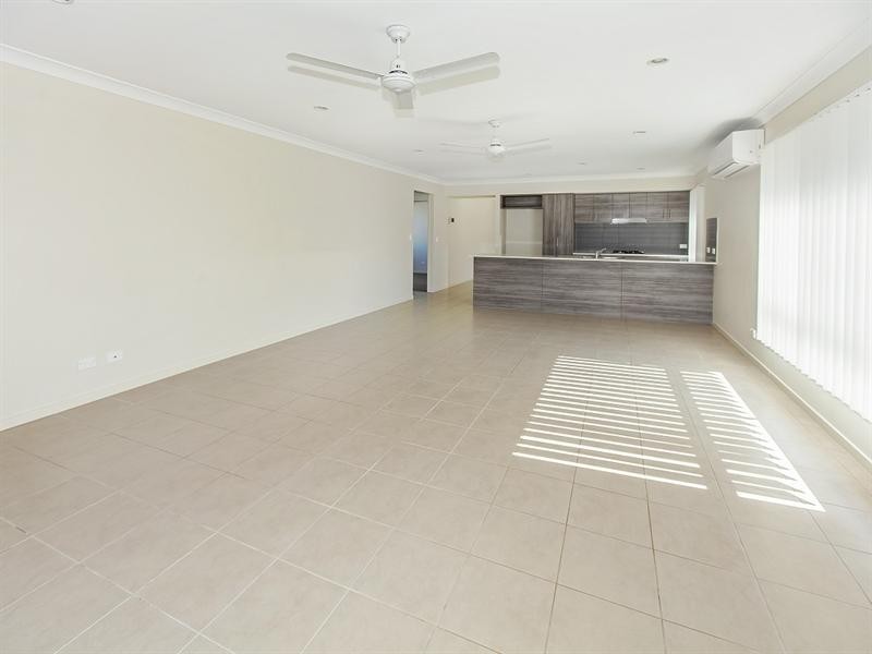 28 Greentrees Terrace, Springfield Lakes QLD 4300